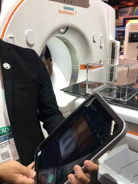 西门子在ASTRO 2019会议上推出了两款用于放射治疗的新型CT扫描仪。的走了。Sim提供了一个64层扫描仪的主力RT系统。的走了。Open Pro是一个128片的系统，具有更高的采集速度和更先进的软件选项。Go系列CT系统使用挂在扫描仪两侧的平板电脑，方便技术人员通过无线访问对扫描仪进行所有必要的调整。这也使他们有更多的时间在病人身边。# astro19 # astro2019 # astro