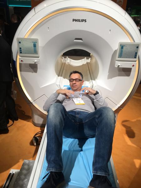 在2019年北美放射学会(RSNA)上展出的飞利浦新Ingenia Ambition被称为“无氦”MRI系统。