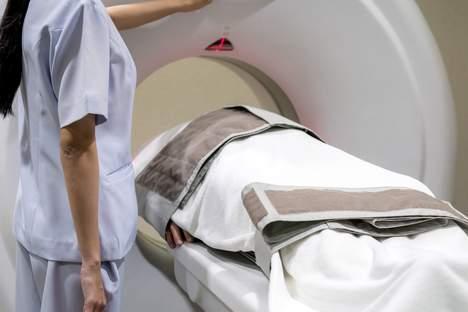 乳腺癌是女性最常见的致命癌症。及早发现可以增加妇女康复的机会。磁共振成像(MRI)是一种检测和分类乳腺组织肿瘤的精确技术。