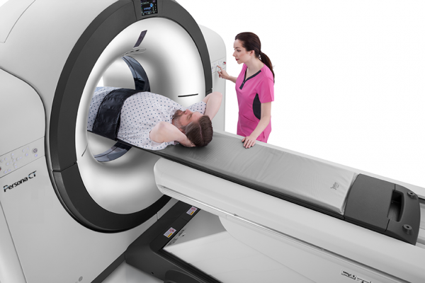 富士医疗系统美国有限公司今天宣布，伊利诺斯州最大的泌尿科诊所、全美排名前五的UroPartners选择对Persona CT计算机断层扫描(CT)系统进行标准化，以加速其肿瘤治疗计划能力
