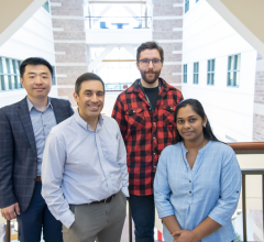 (左起)宋鹏飞、Dan Llano博士、Matthew Lowerison和Nathiya Chandra Sekaran是贝克曼高级科学技术研究所研究团队的成员，他们接受联邦资助，开发超声成像方法，研究阿尔茨海默病背后的神经血管变化。