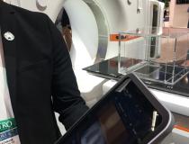 西门子在ASTRO 2019会议上推出了两款用于放射治疗的新型CT扫描仪。的走了。Sim提供了一个64层扫描仪的主力RT系统。的走了。Open Pro是一个128片的系统，具有更高的采集速度和更先进的软件选项。Go系列CT系统使用挂在扫描仪两侧的平板电脑，方便技术人员通过无线访问对扫描仪进行所有必要的调整。这也使他们有更多的时间在病人身边。# astro19 # astro2019 # astro